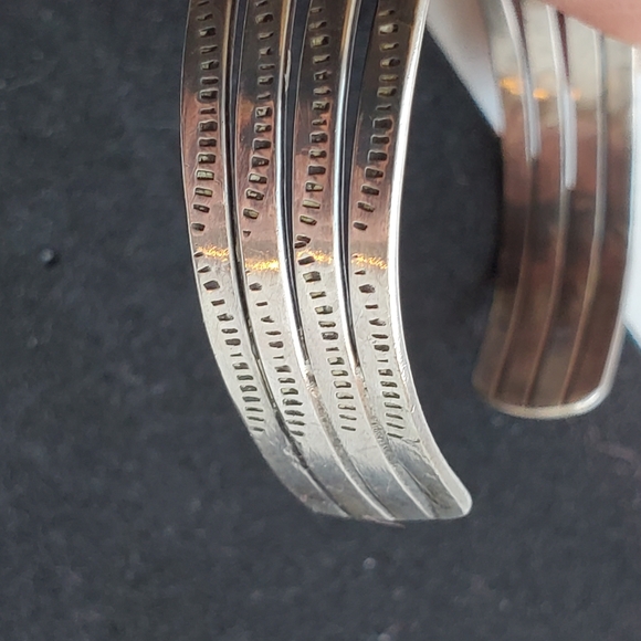 Vintage Zuni Native American Needlepoint Turquoise and Silver Cuff Bracelet - Picture 10 of 12